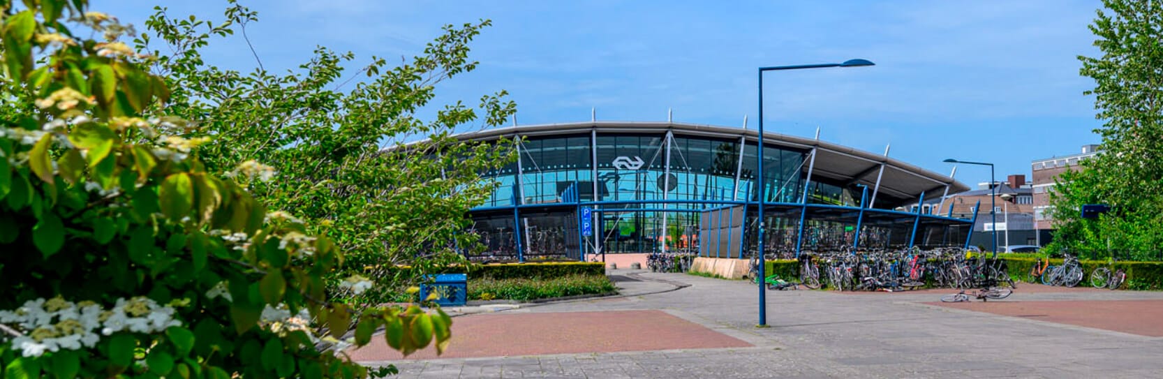 Vooraanzicht station